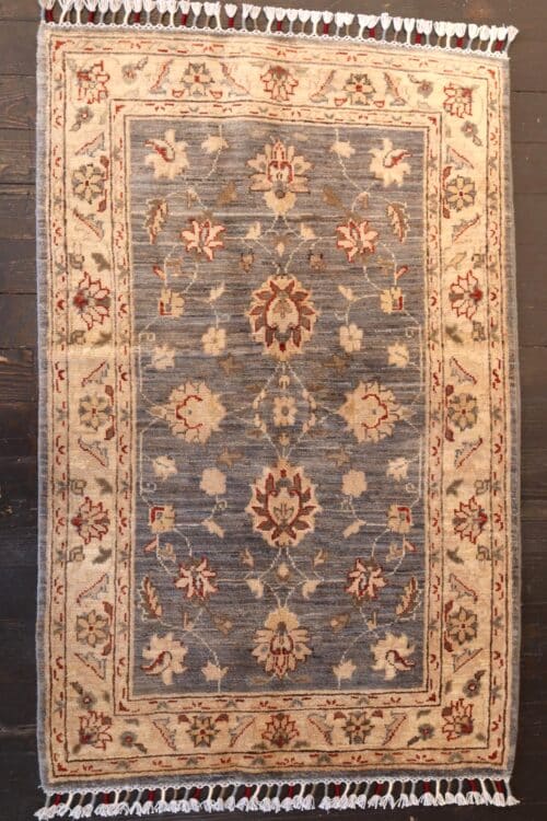 Hand-knotted Gray Oushak Wool Rug