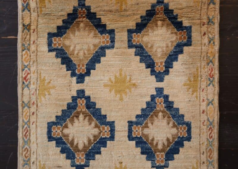 Hand-knotted Turkmen Gul Wool Rug