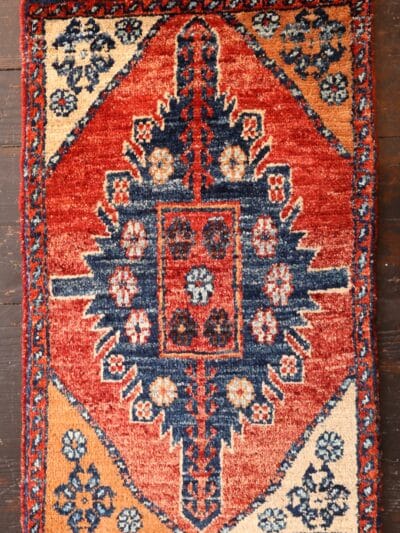 Handknotted Heriz-Style Wool Rug