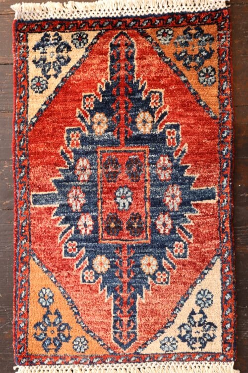 Handknotted Heriz-Style Wool Rug