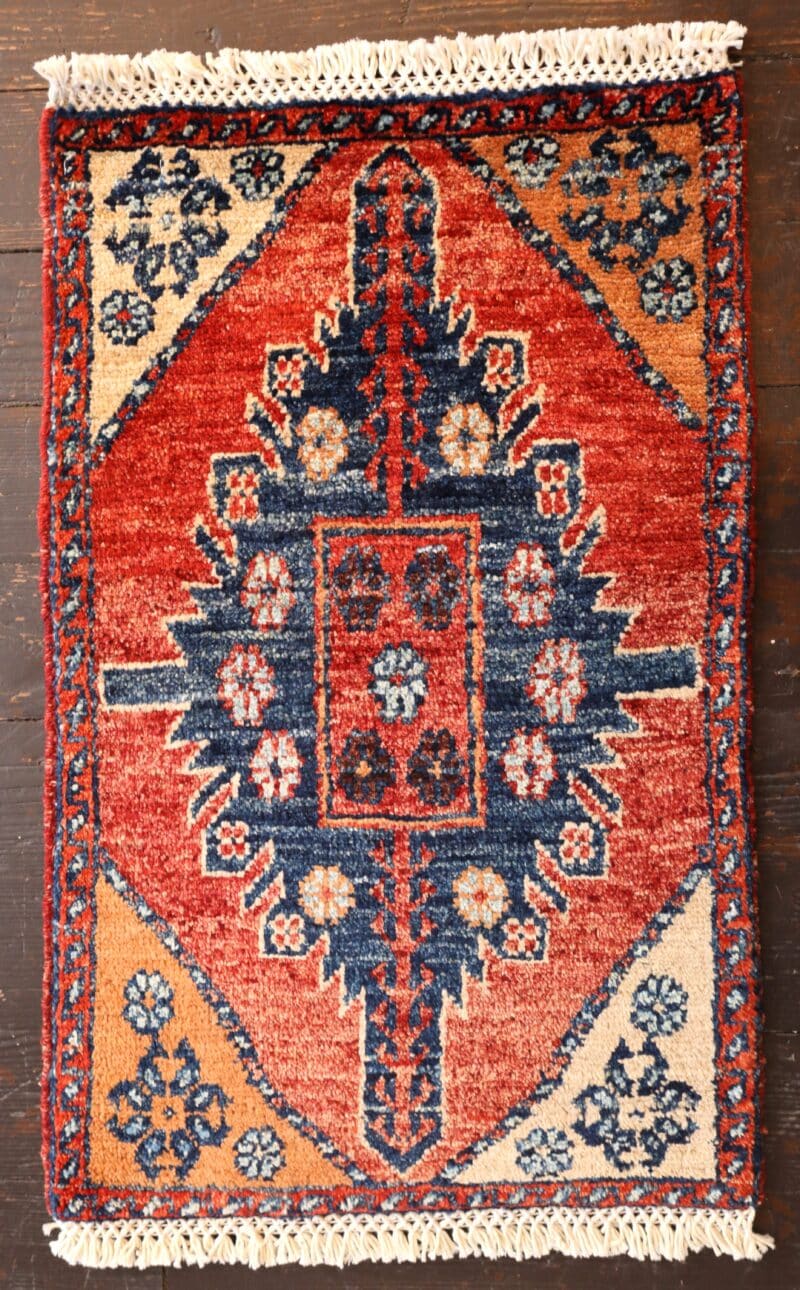 Handknotted Heriz-Style Wool Rug