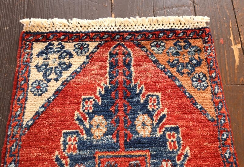Handknotted Heriz-Style Wool Rug